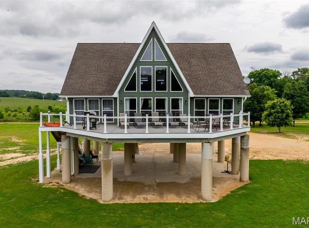 451 Riverway Dr., Doniphan, MO 63935