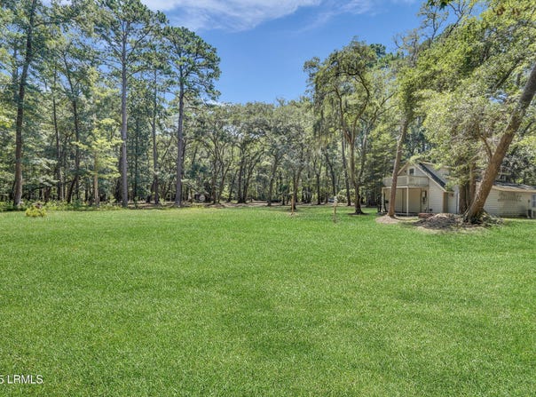 12 Pine View Drive, Bluffton, SC 29910