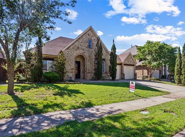 17 Wimbledon Court, Heath, TX 75032