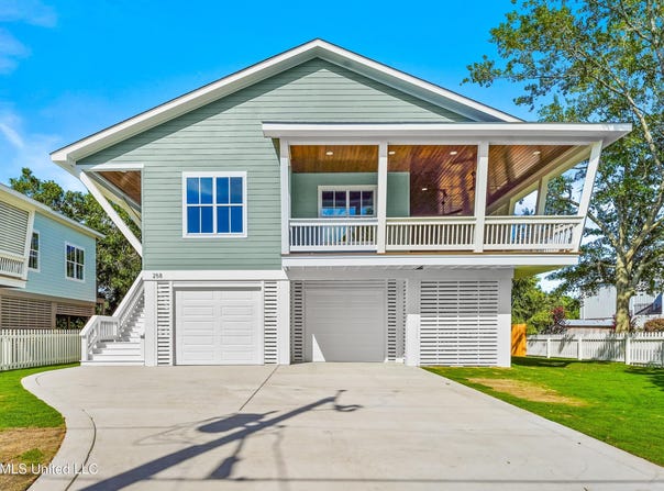 258 Clark Avenue, Pass Christian, MS 39571