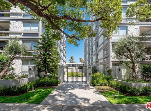 318 N Maple Dr, Beverly Hills, CA 90210