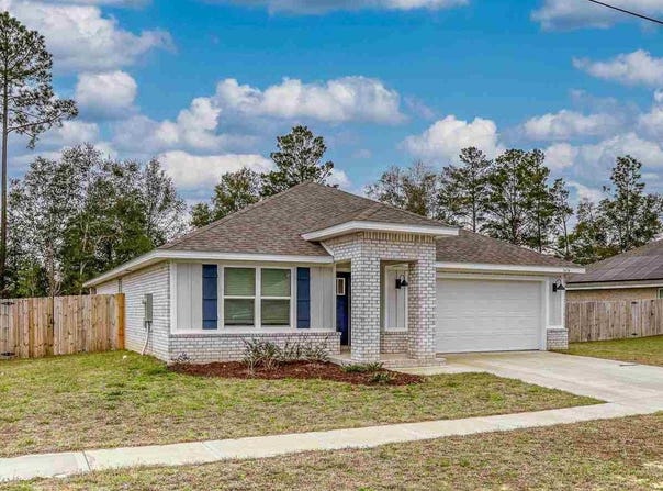 5456 Jenee Ct, Crestview, FL 32539