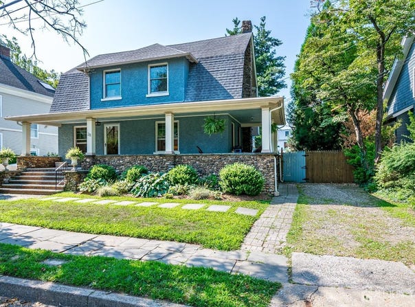28 Clinton Place, Metuchen, NJ 08840