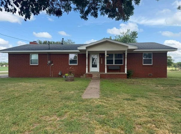 100 E 4th Street, Maysville, OK 73057