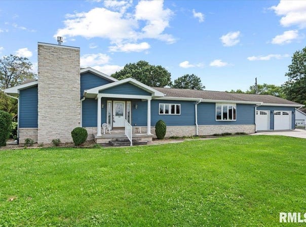 1918 GREENVIEW Street, Taylorville, IL 62568
