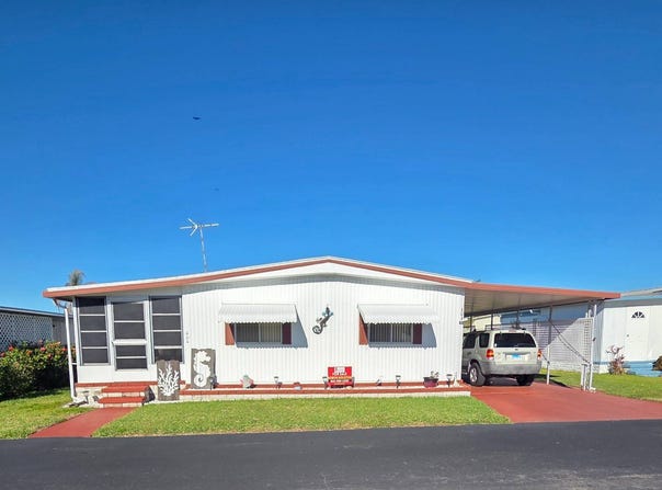 751 10th St E, Palmetto, FL 34221