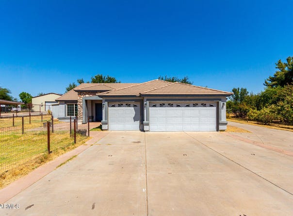 7517 N PERRYVILLE Road, Waddell, AZ 85355