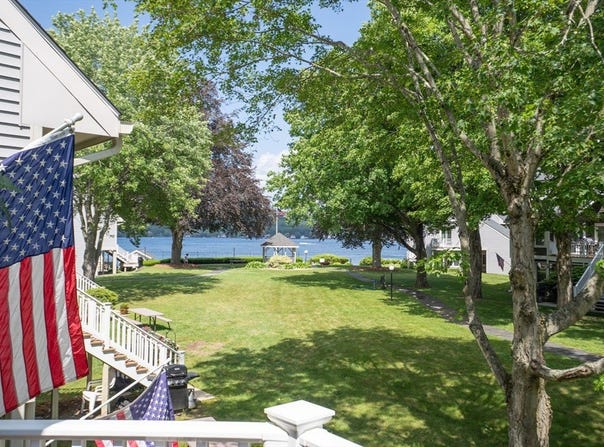 406 Beacon Park Rd, Webster, MA 01570