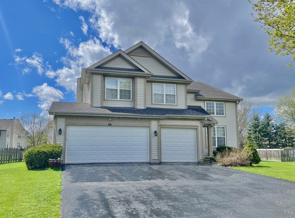 88 Hackney Lane, Lindenhurst, IL 60046