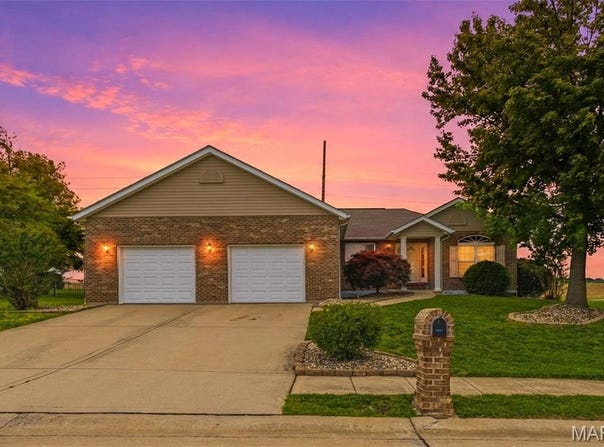 400 Mockingbird Lane, Waterloo, IL 62298