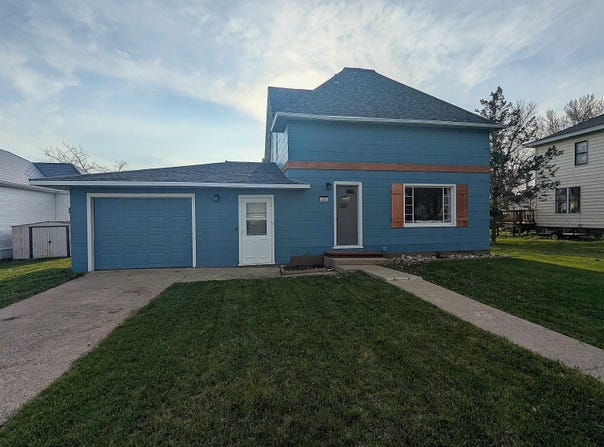 207 2nd Ave, Kenmare, ND 58746