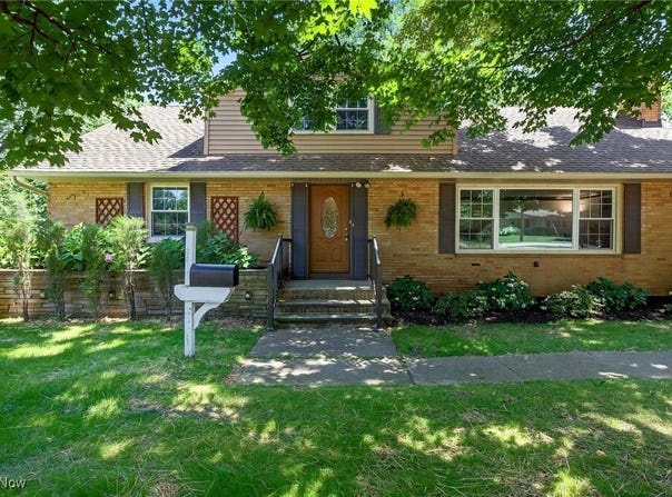 1839 Caronia Drive, Lyndhurst, OH 44124