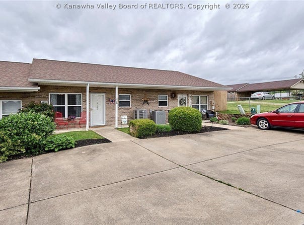 3180 Putnam Avenue, Hurricane, WV 25526