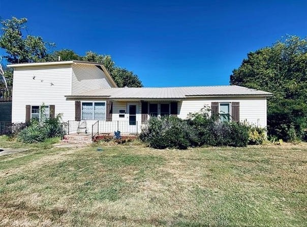 521 W Hickory Street, Stilwell, OK 74960