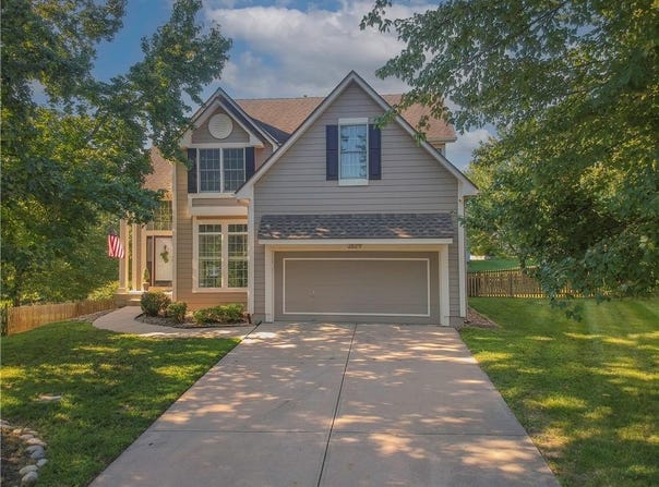 2629 SW 9th Terrace, Lee's Summit, MO 64081