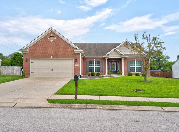 3006 Paradise Circle, Newburgh, IN 47630
