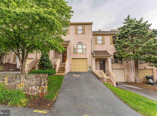 3205 STONEHAM DRIVE, WEST CHESTER, PA 19382