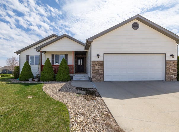 6606 Dunsmore Road, Rapid City, SD 57702