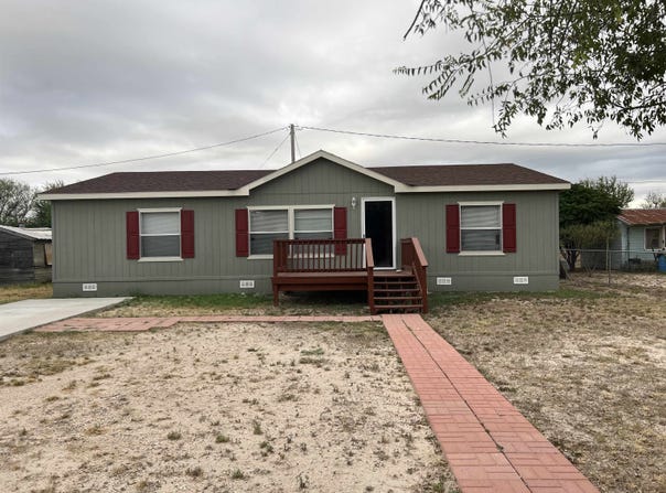 121 Irene, Del Rio, TX 78840