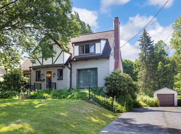 709 HILLTOP Road, Erie, PA 16508