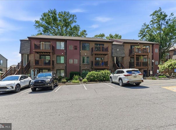 5200 HILLTOP Drive, BROOKHAVEN, PA 19015