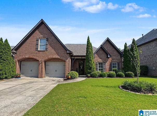 206 KENNISTON DALE, PELHAM, AL 35124