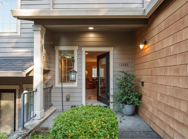 12886 BOONES FERRY Rd, LakeOswego, OR 97035
