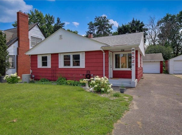 852 Larpenteur Avenue W, Saint Paul, MN 55113