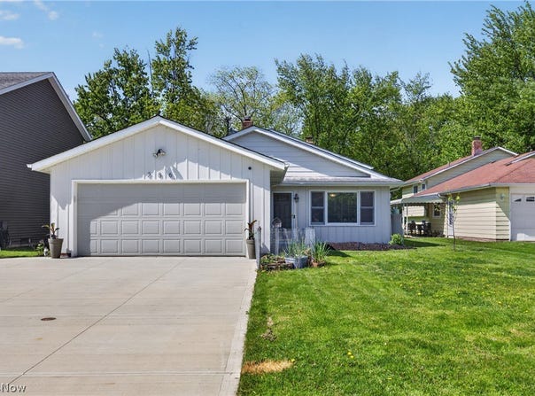 286 E 310th Street, Willowick, OH 44095