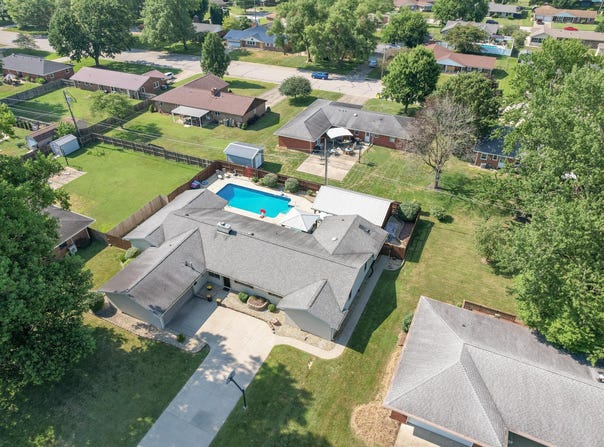 1440 Robin Hood Drive, Seymour, IN 47274