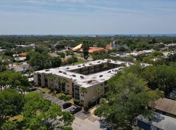 11485 OAKHURST Road, LARGO, FL 33774