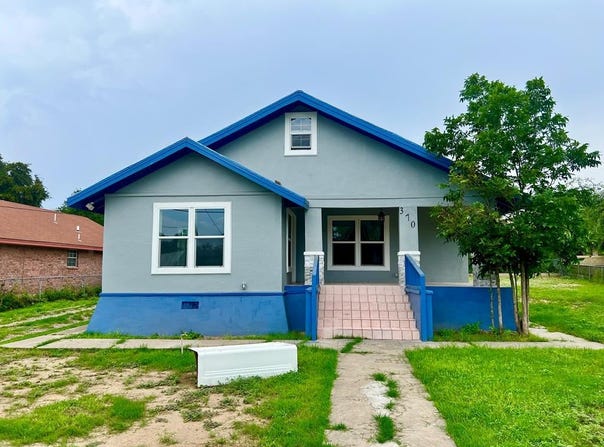 370 Nueces, Eagle Pass, TX 78852