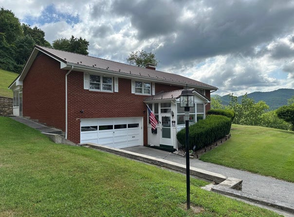 196 Old White Trail, White Sulphur Springs, WV 24986