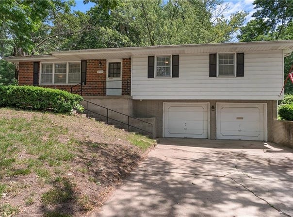 6705 N Bellefontaine Avenue, Gladstone, MO 64119
