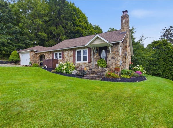 539 Clawson St, Punxsutawney Area School District, PA 15767