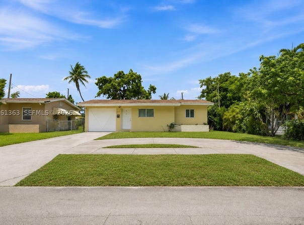 2439 Mayo St, Hollywood, FL 33020