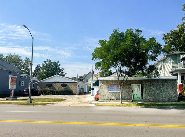 1318 N Main St, Racine, WI 53402