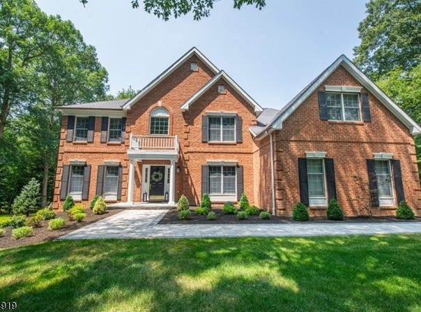 36 Ascot Dr, Washington Twp., NJ 07853-3657
