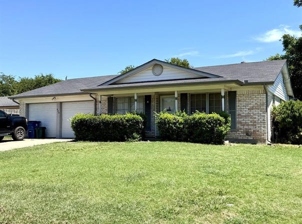 408 NW Douglas Street, Burleson, TX 76028
