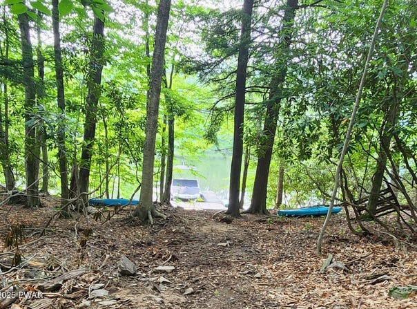 101 Rainbow Trout Terrace, Greentown, PA 18426