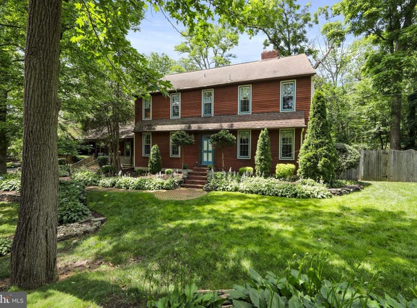 201 LAURENCE DRIVE, MOORESTOWN, NJ 08057