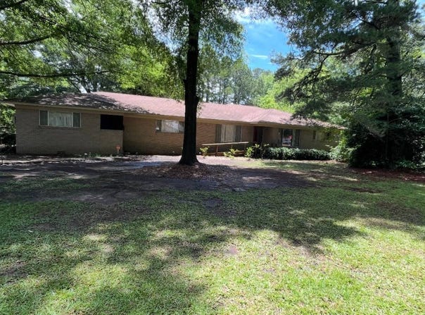 558 Holland Avenue, Philadelphia, MS 39350
