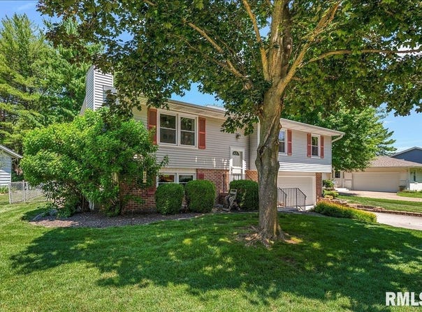 2629 Lemont Drive, Springfield, IL 62704