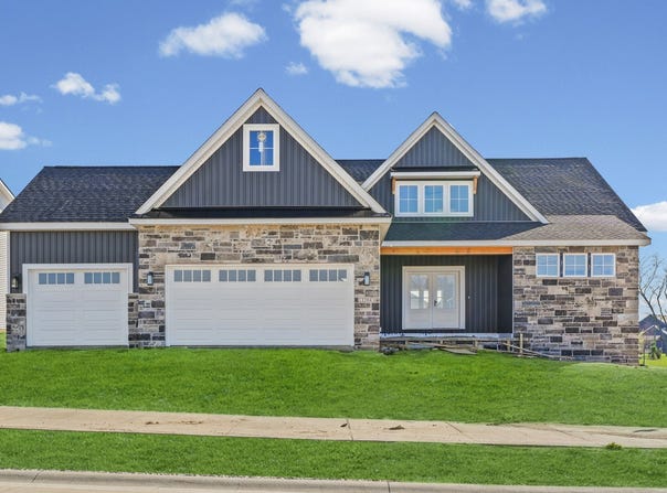 1204 Willowgrove Lane, Mahomet, IL 61853
