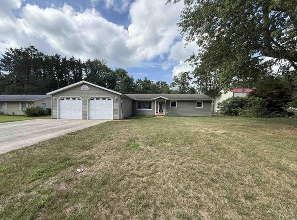 15369 Doris Road, Bristol, IN 46507