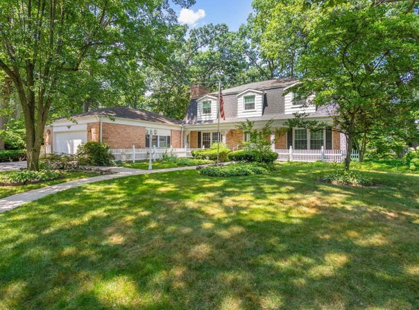 1600 Greenbrier Drive, Elkhart, IN 46514