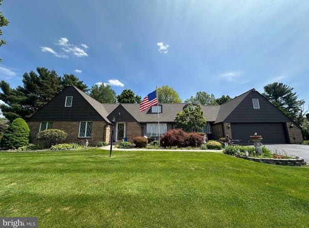 11460 E PARK CIRCLE, WAYNESBORO, PA 17268