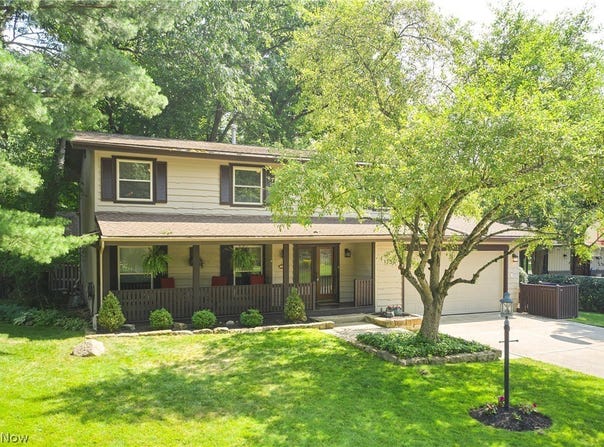 1756 Deepwood Drive, Akron, OH 44313