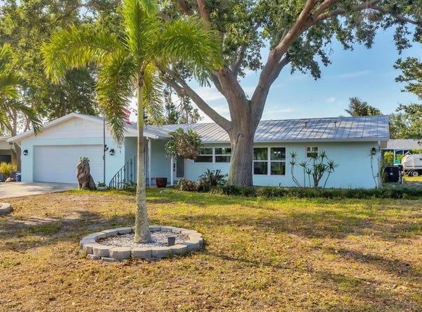 421 BLACKBURN ROAD, NOKOMIS, FL 34275