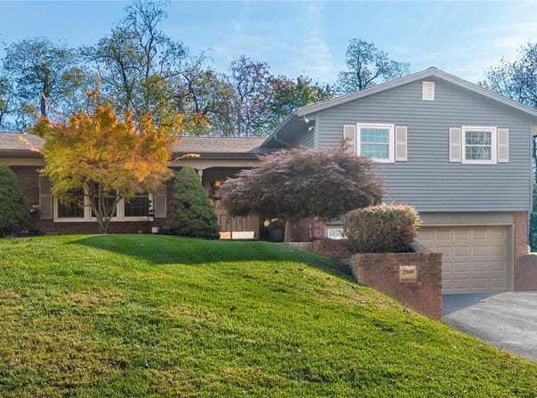 2800 W Ray Drive, Zanesville, OH 43701